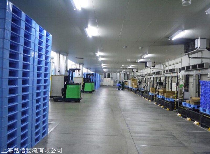 零下18度冷库：食品安全的守护者